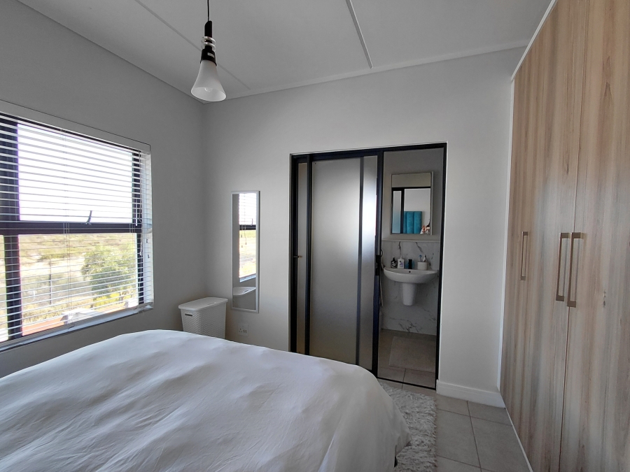 To Let 2 Bedroom Property for Rent in Sandown Western Cape
